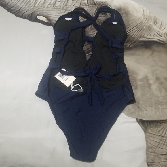 Bikini - Picture 2 of 4